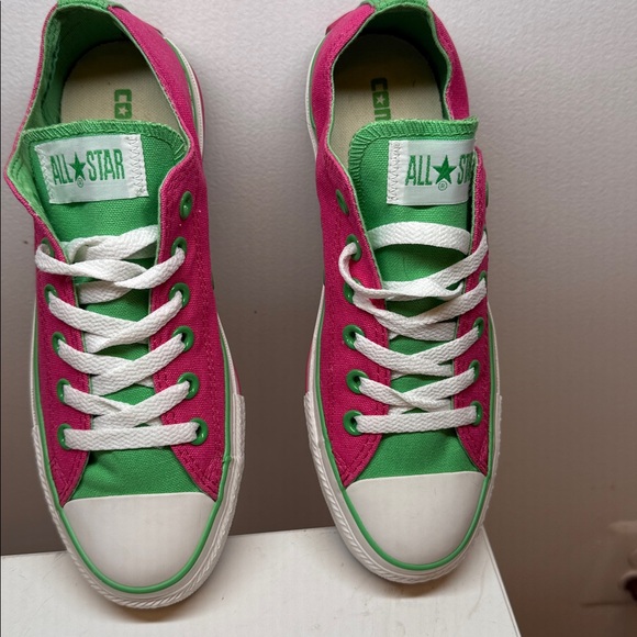 CONVERSE NEW LOW SNEAKERS IN PRETTY GREEN AND PINK. Women’s size 8 - Picture 13 of 16